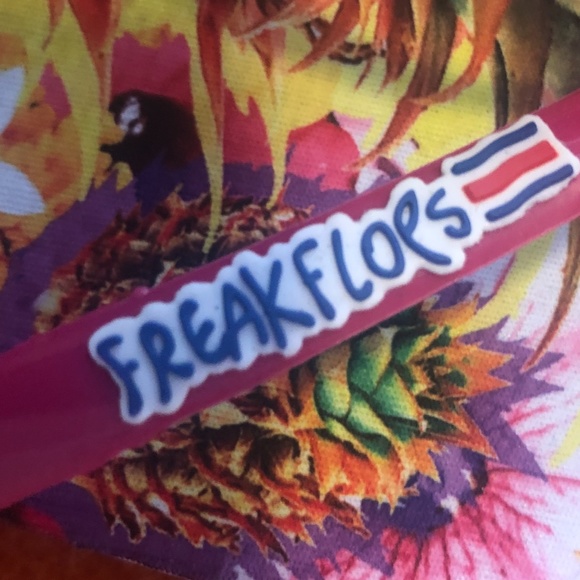 Freak Flops colourful flip flops sandals with flowers and pineapples NWT - Picture 4 of 6